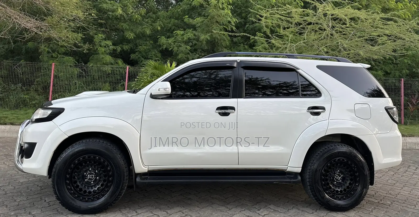 Toyota Fortuner 2013 White