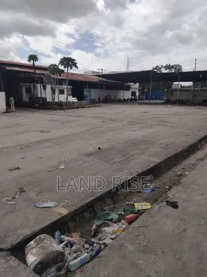 2000 SQM Warehouse in Chang'ombe