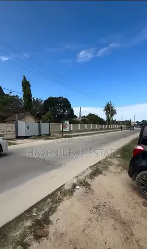 Plot/Nyumba Inauzwa Mikocheni
