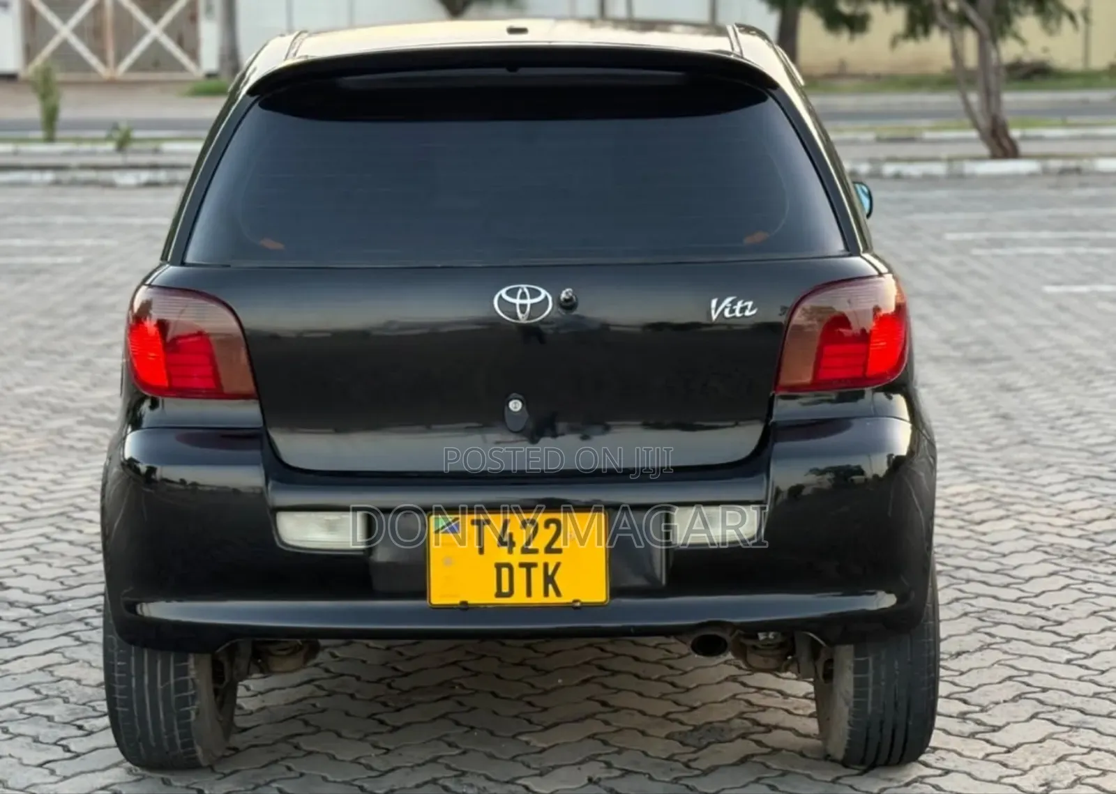 Toyota Vitz 2002 Black