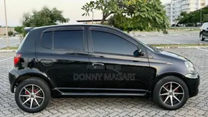 Toyota Vitz 2002 Black