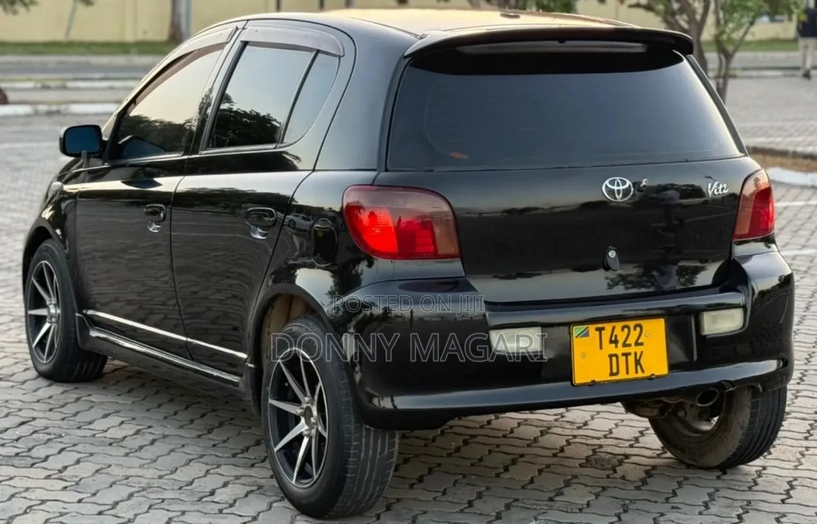 Toyota Vitz 2002 Black