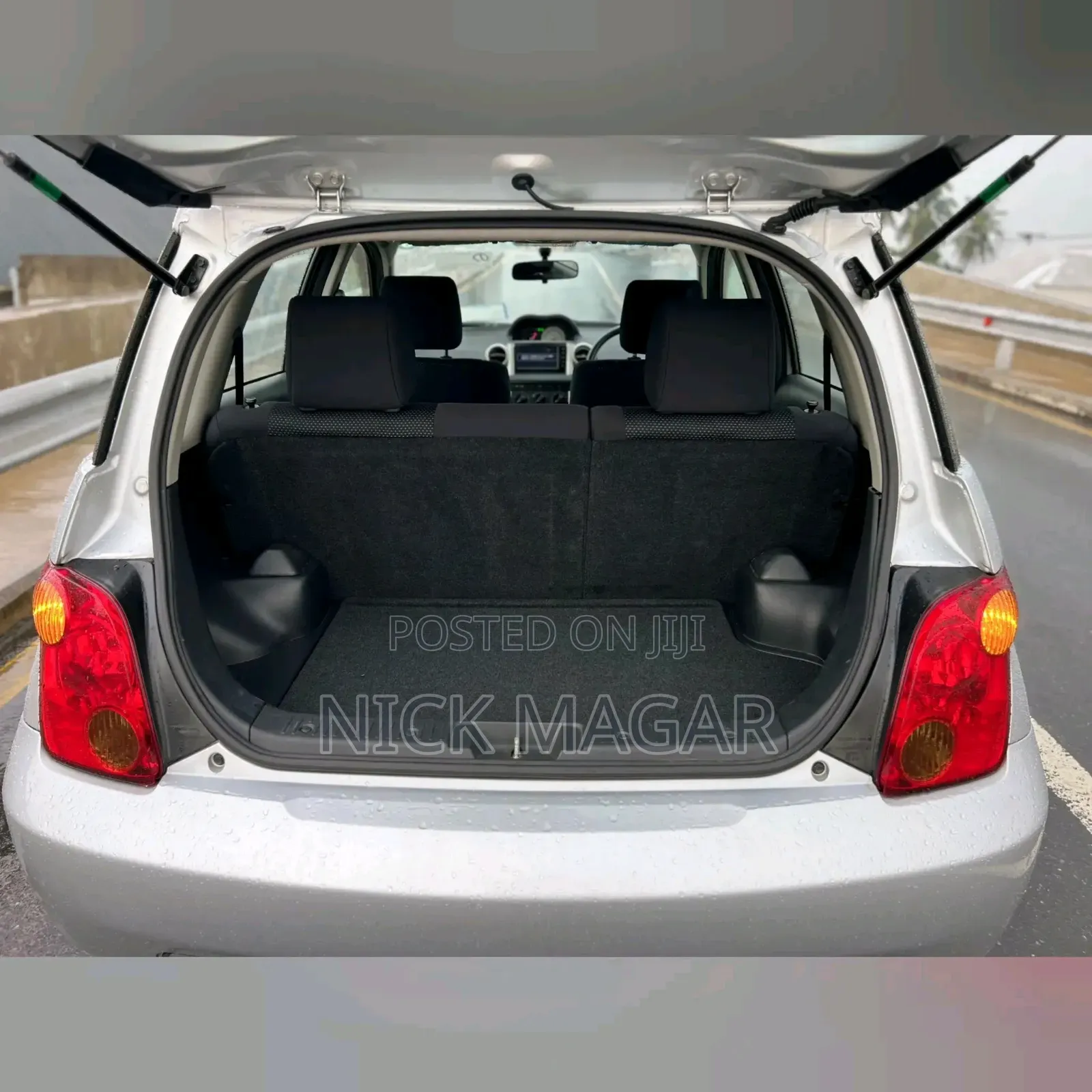 Toyota IST 2005 Silver