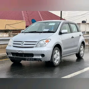 Toyota IST 2005 Silver