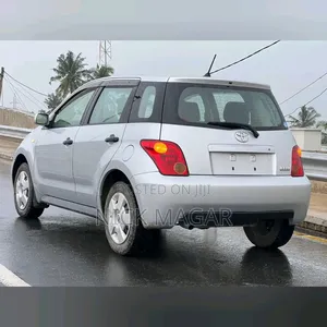 Toyota IST 2005 Silver