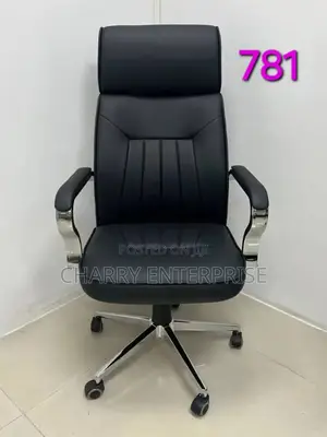 Executive Rotatable and Comfortable Office Chair