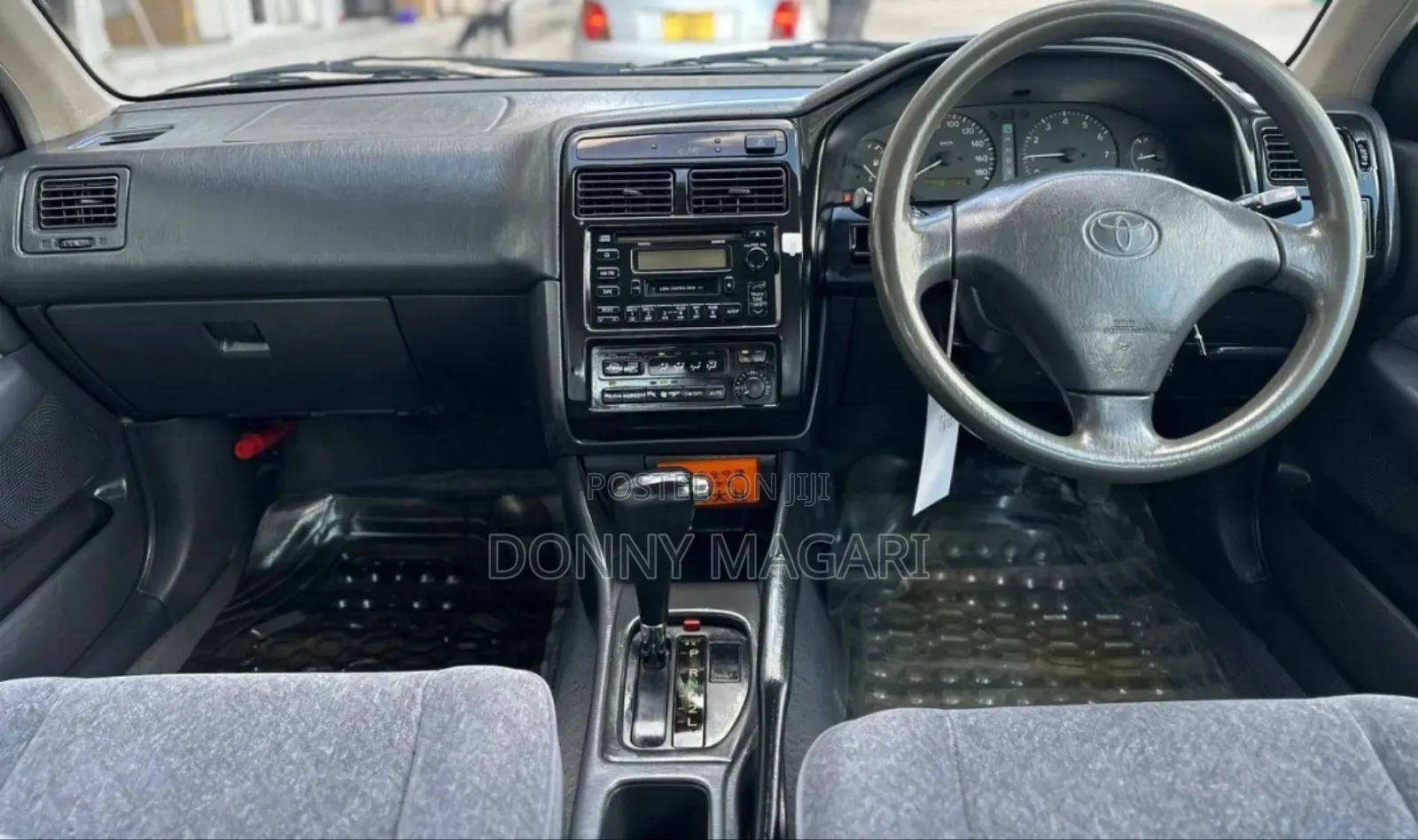 Toyota Carina 2000 Silver