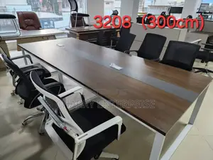Professional Comfortable Conference/ Office Table Bila Viti