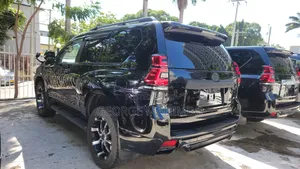 Toyota Land Cruiser Prado 2018 Black