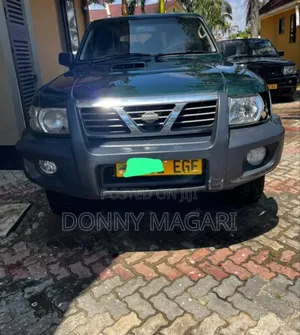 Nissan Patrol 2002 Green