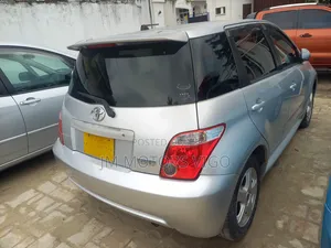 Toyota IST 2007 Silver