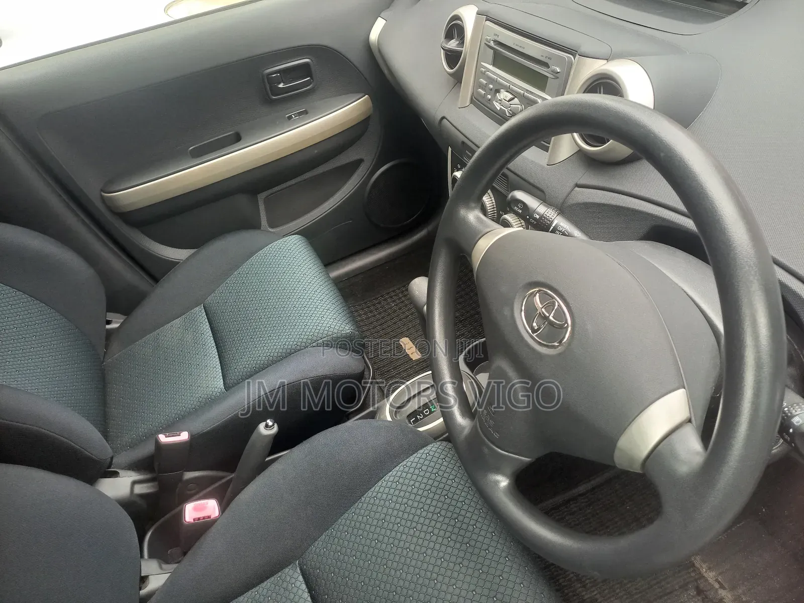 Toyota IST 2007 Silver