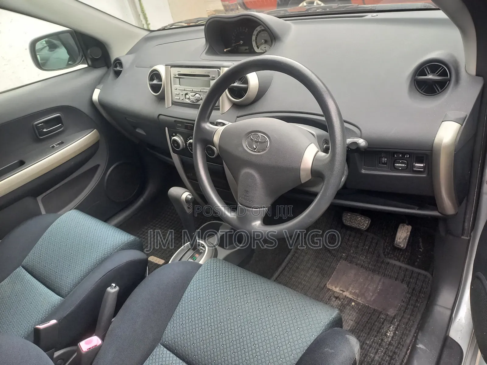 Toyota IST 2007 Silver