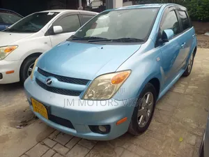 Toyota IST 2005 Blue