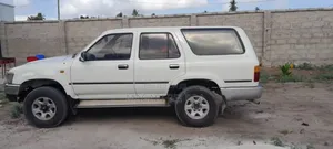 Toyota Hilux Surf 2002 White