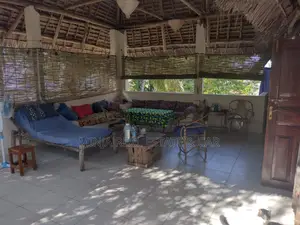 4bdrm Villa in Kusini for sale