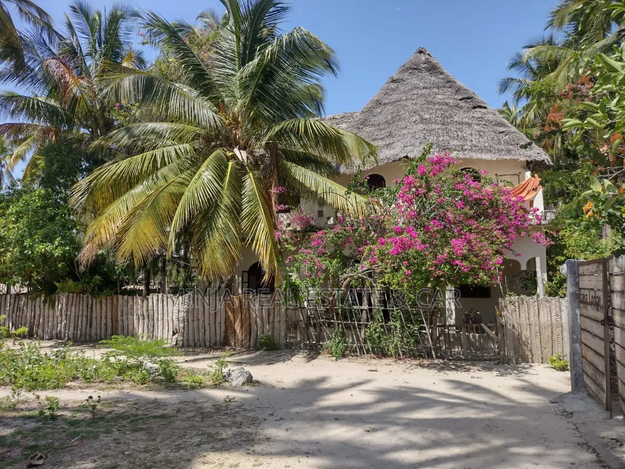4bdrm Villa in Kusini for sale