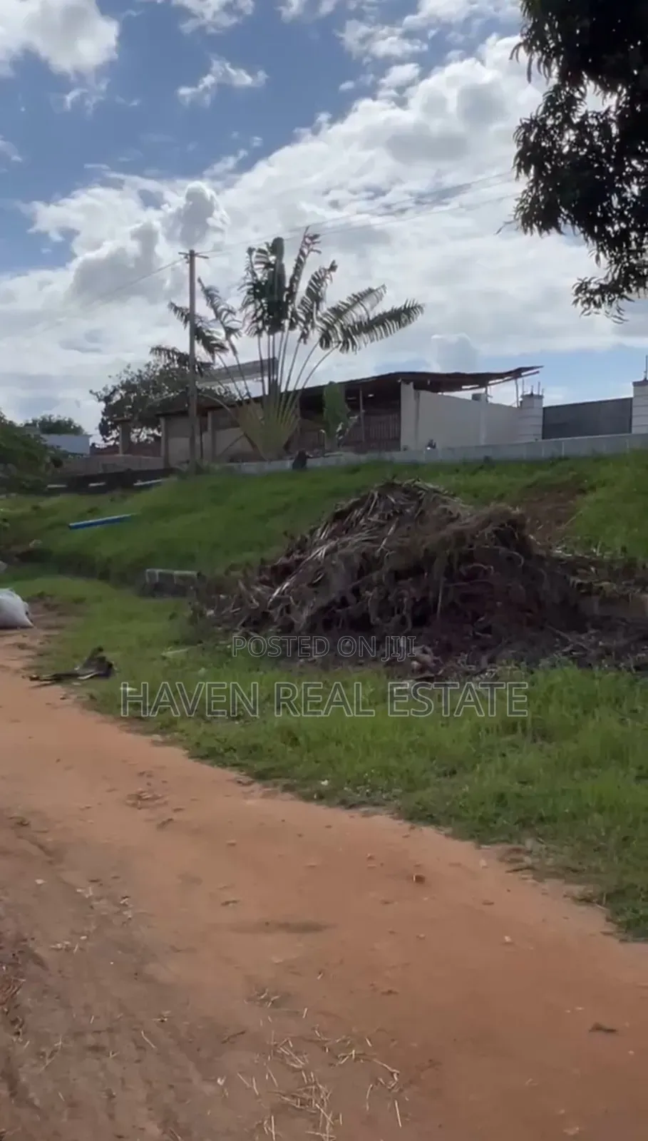Kiwanja Kinatizama Main Road Kinauzwa Bunju