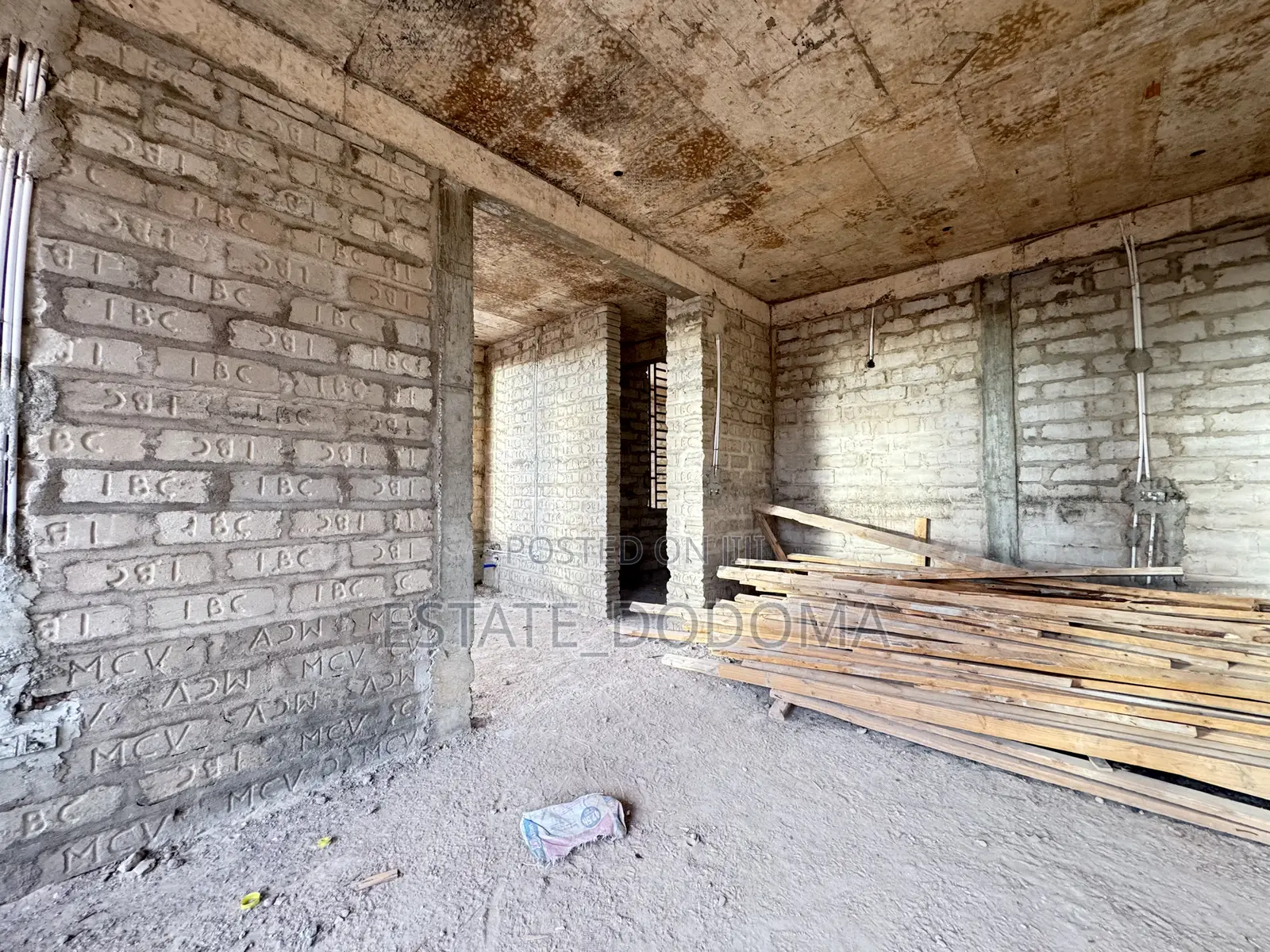 6bdrm Block of Flats in Itega Dodoma for sale