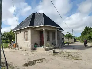 3bdrm House in Kivule Frem 10, Ilala for sale
