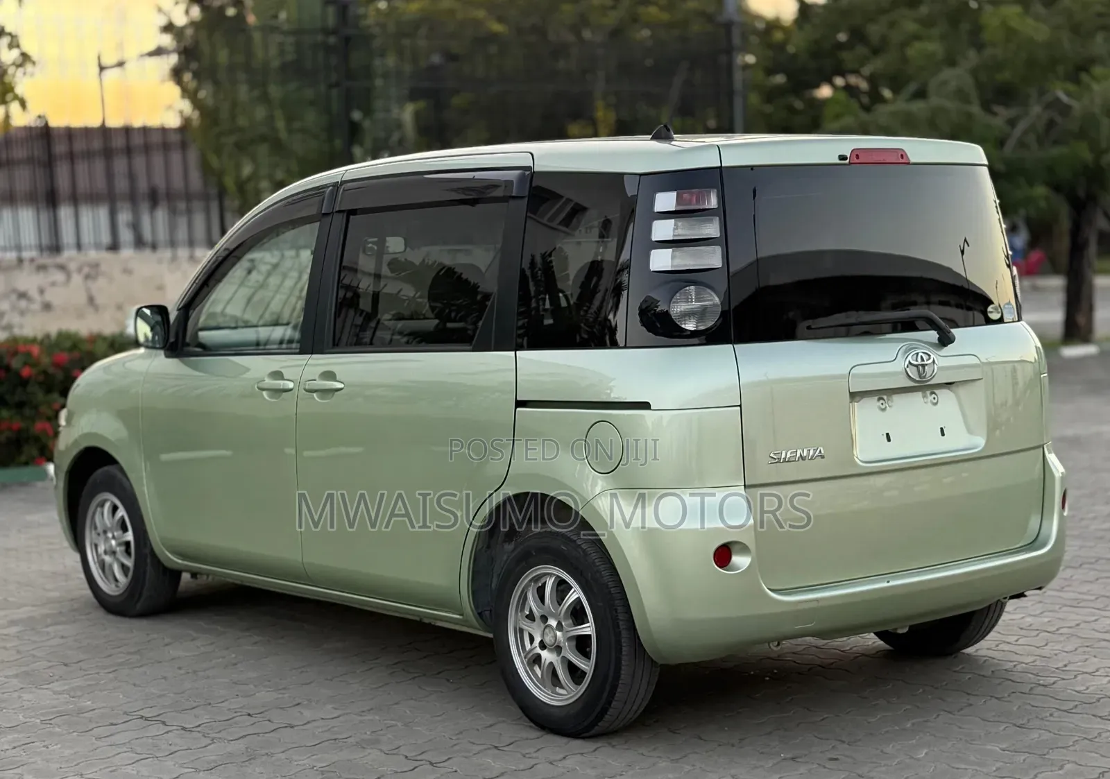 Toyota Sienta 2009 Teal