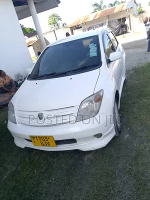 Toyota IST 2003 White