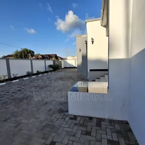 4bdrm House in Mbezibeach for sale