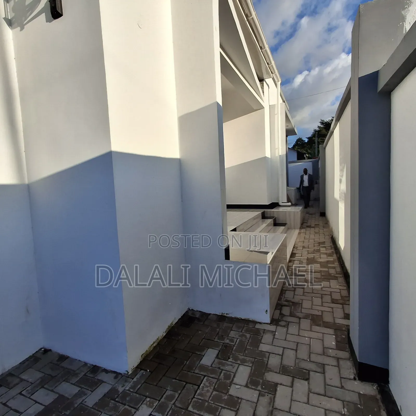 4bdrm House in Mbezibeach for sale