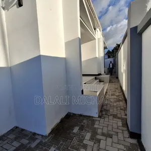 4bdrm House in Mbezibeach for sale
