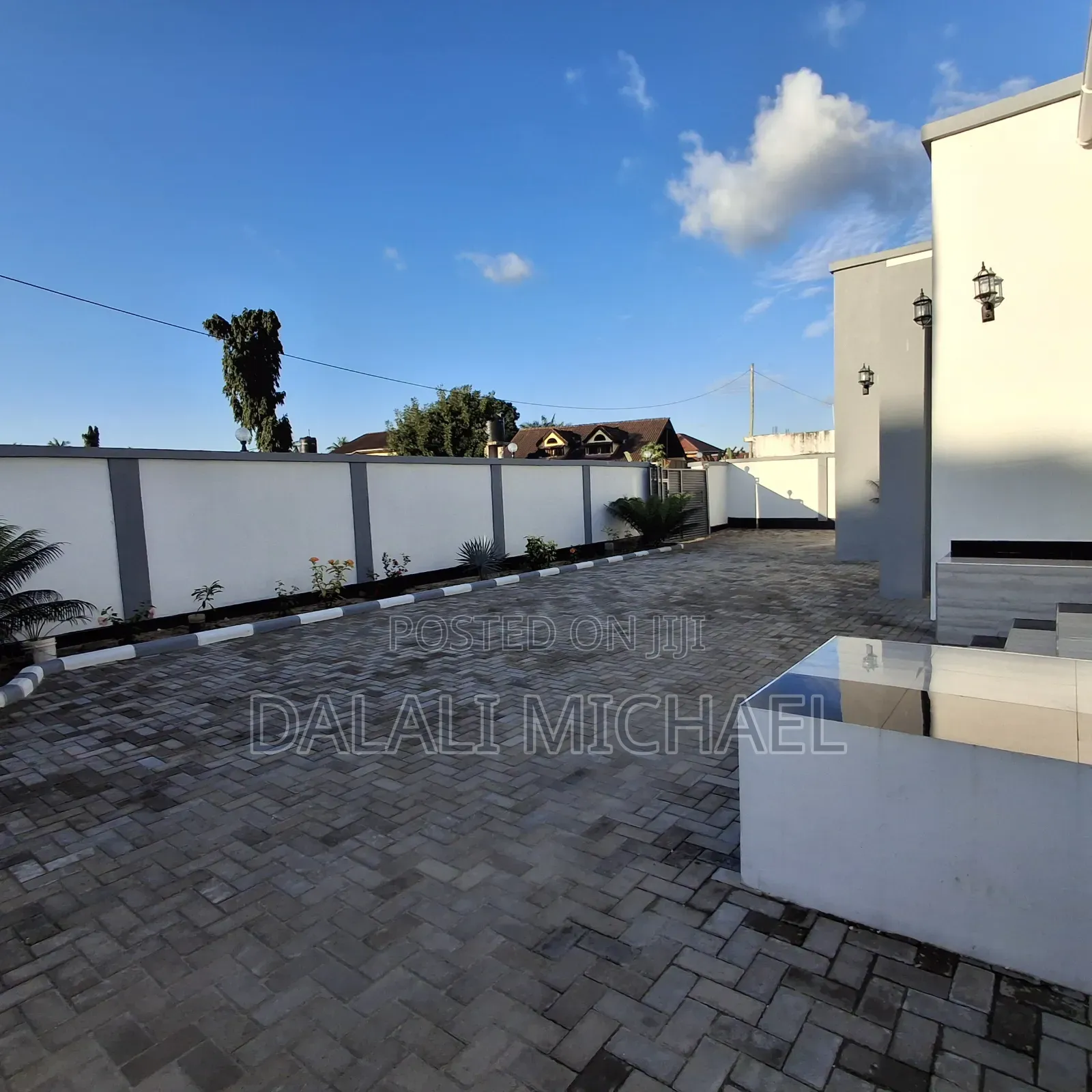 4bdrm House in Mbezibeach for sale