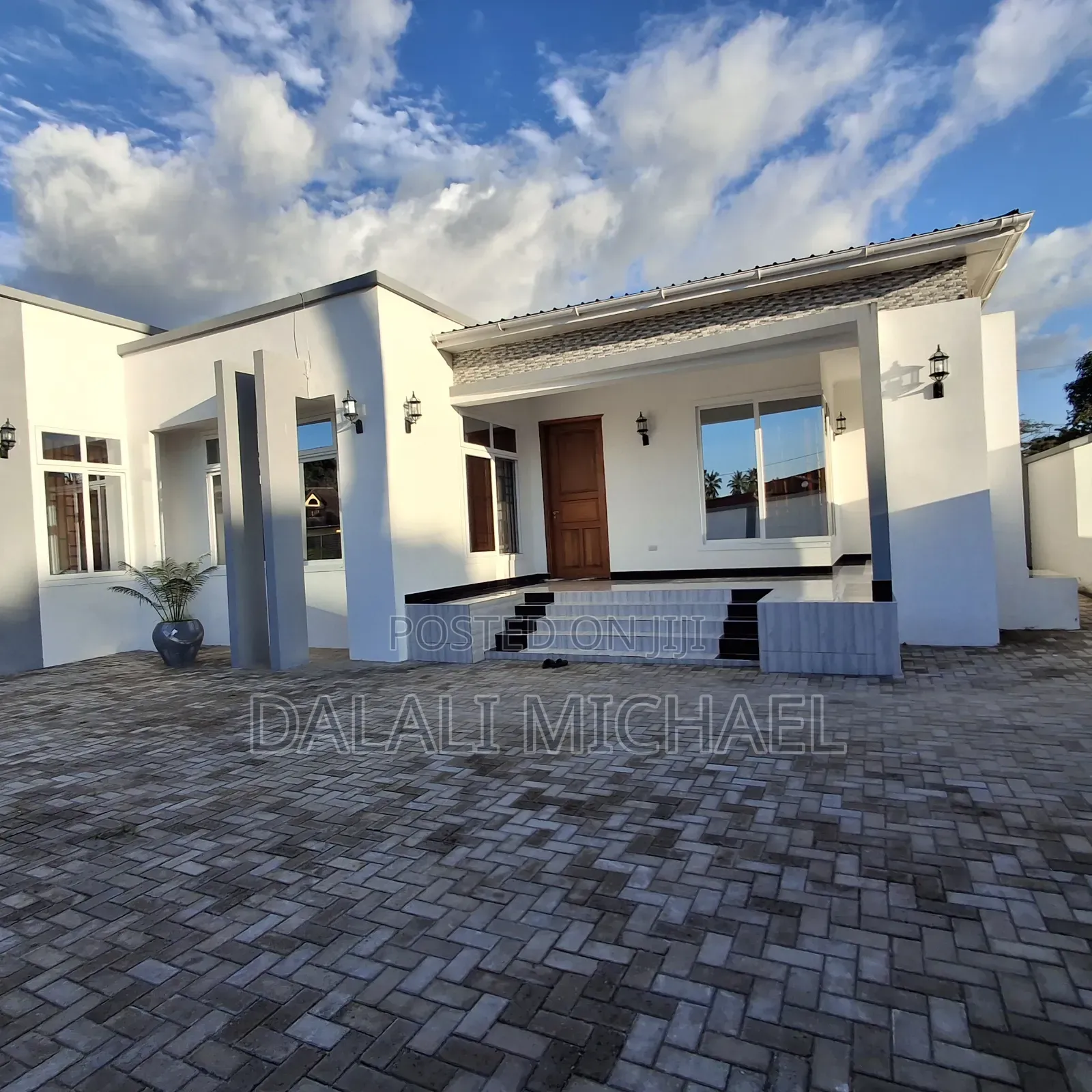 4bdrm House in Mbezibeach for sale
