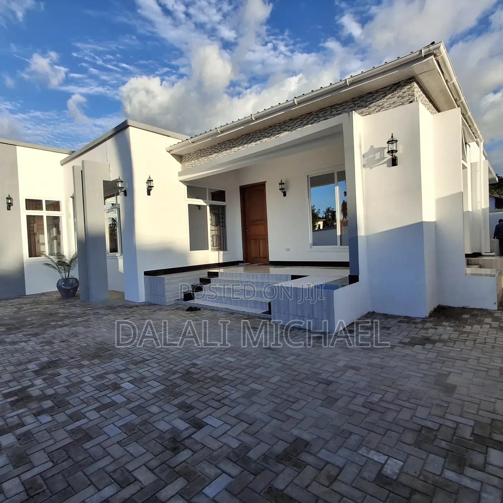 4bdrm House in Mbezibeach for sale