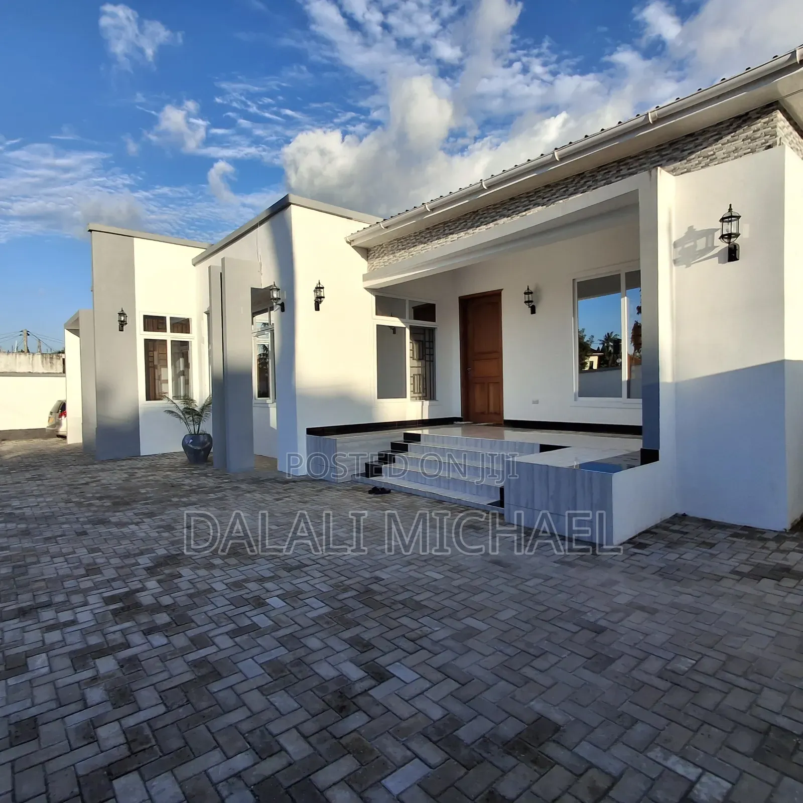 4bdrm House in Mbezibeach for sale