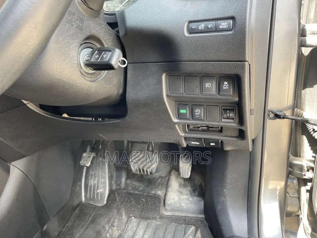 Nissan X-Trail 2.0 Hybrid FWD 2019 Gray
