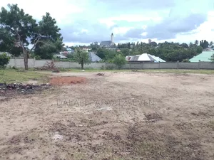 Eneo Lenye Ukubwa Wa Heka 1 Na Lobo Linauzwa Lip Tegeta Wazo