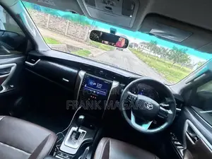 Toyota Fortuner 2018 Black
