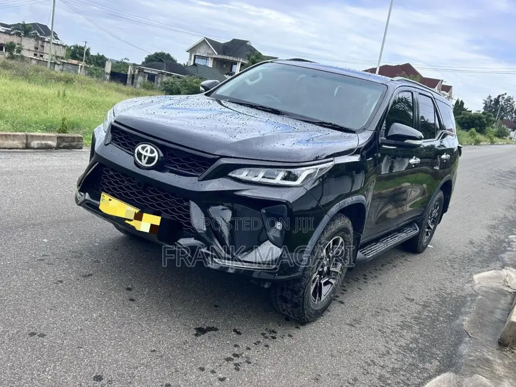 Toyota Fortuner 2018 Black