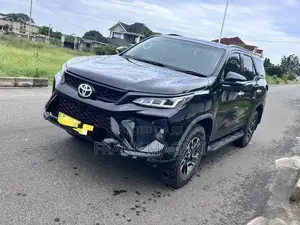Toyota Fortuner 2018 Black