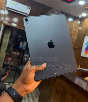 New Apple iPad 5 (2022) 64 GB Black