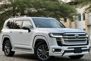 Toyota Land Cruiser 2023 White