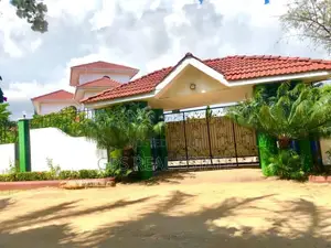 6bdrm Maisonette in Kunduchi, Kinondoni for sale