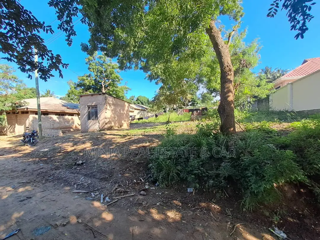 Kiwanja Kinauzwa Madale