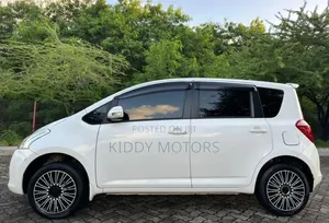 Toyota Ractis 2007 Pearl