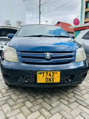 Toyota IST 2004 Blue