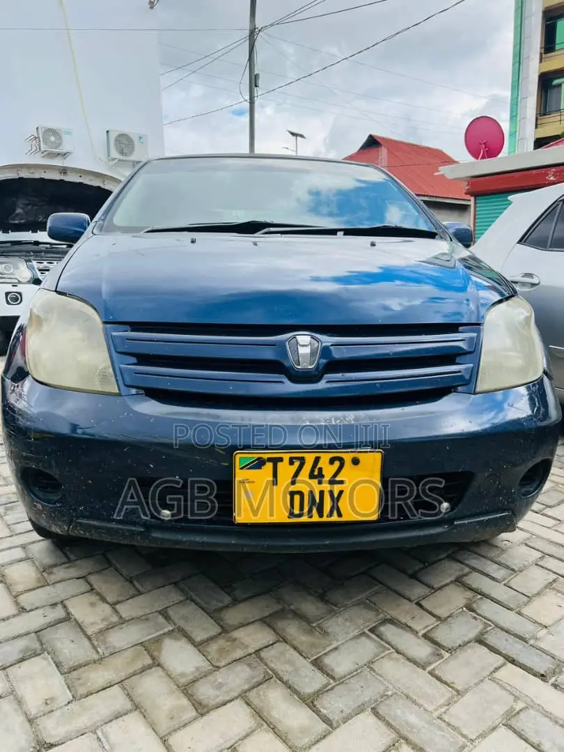 Toyota IST 2004 Blue