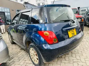 Toyota IST 2004 Blue