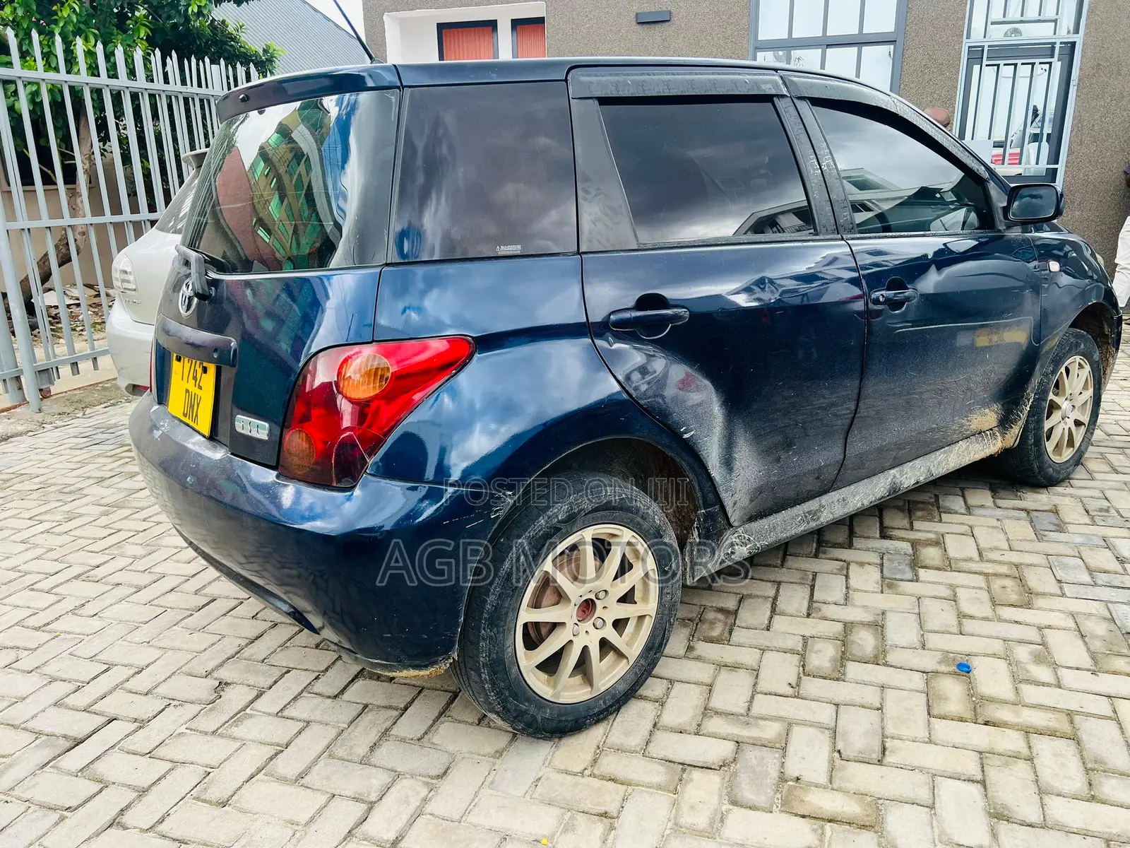 Toyota IST 2004 Blue