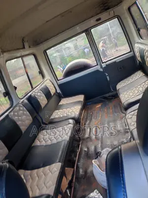Toyota Land Cruiser 1990 White