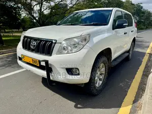 Toyota Land Cruiser Prado 2010 White