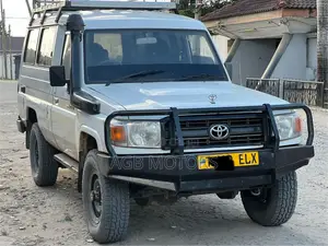 Toyota Land Cruiser 2008 White